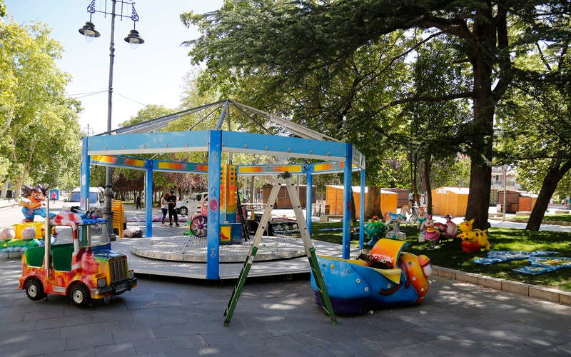 Comienza la instalación de las casetas de la Feria de Día de Palencia