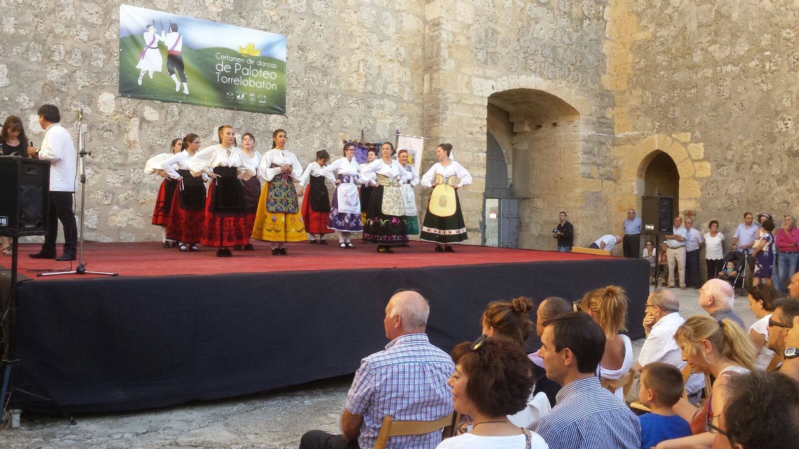 XI Certamen de danzas de paloteo en Torrelobatón