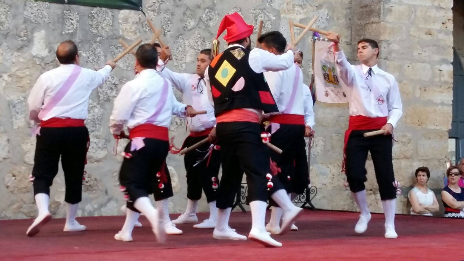XI Certamen de danzas de paloteo en Torrelobatón