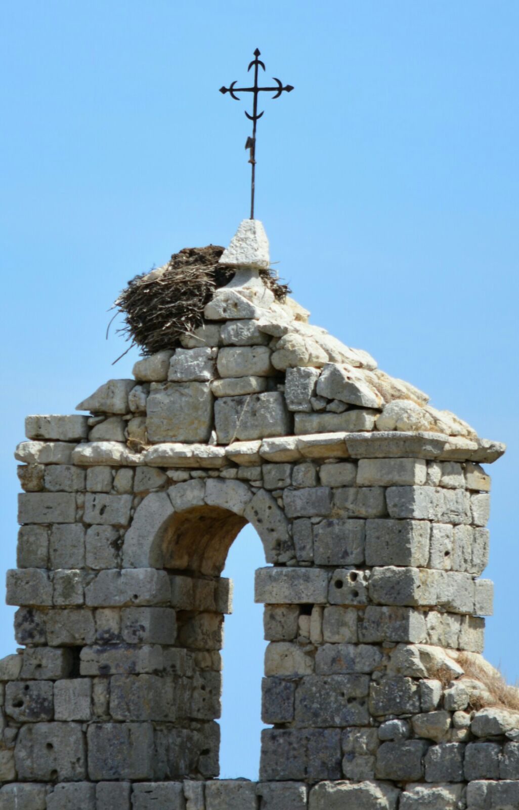 El pueblo permanece en ruinas desde que en 1967 emigraran los colonos después de la última cosecha