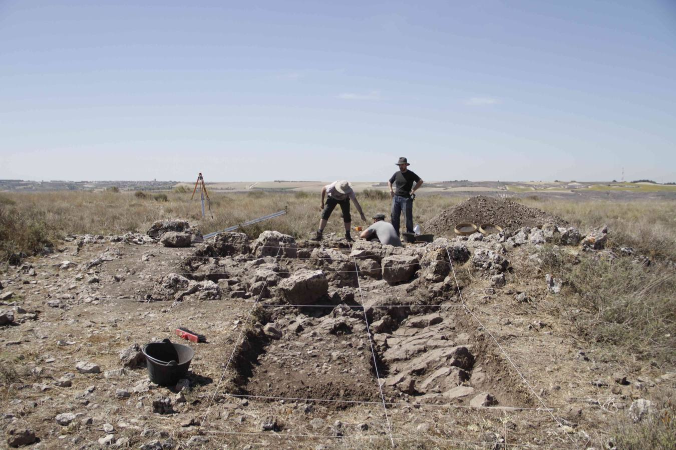 Arqueólogos de la Universidad de Burgos hallan el asentamiento fortificado de la Edad del Cobre