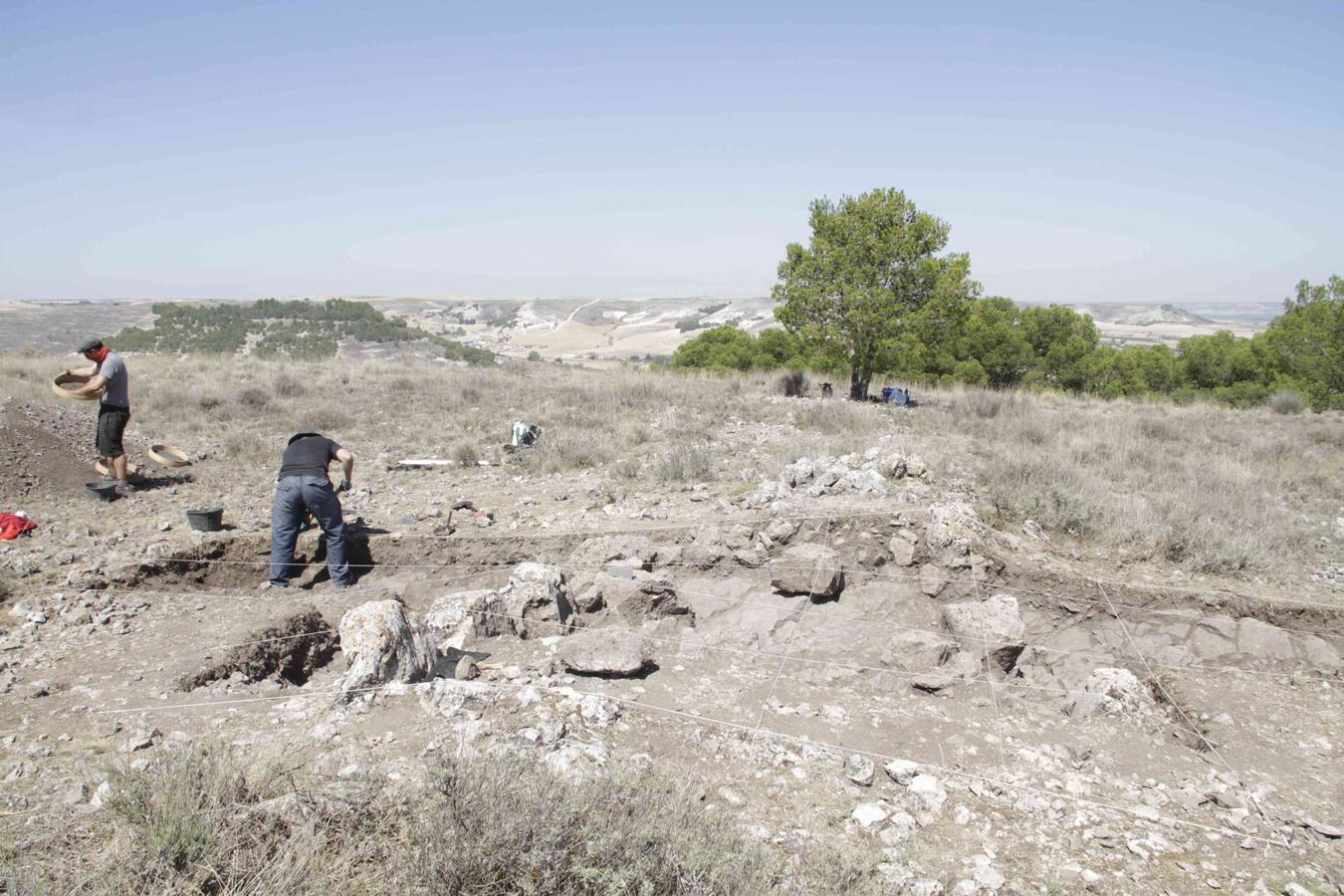 Arqueólogos de la Universidad de Burgos hallan el asentamiento fortificado de la Edad del Cobre