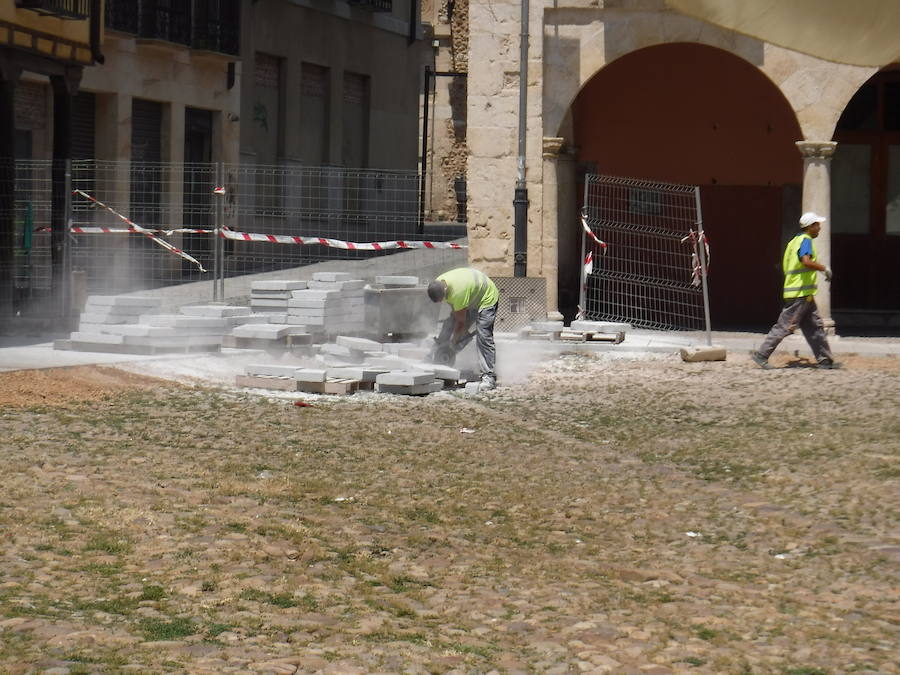 Obreros en la Plaza del Grano de León