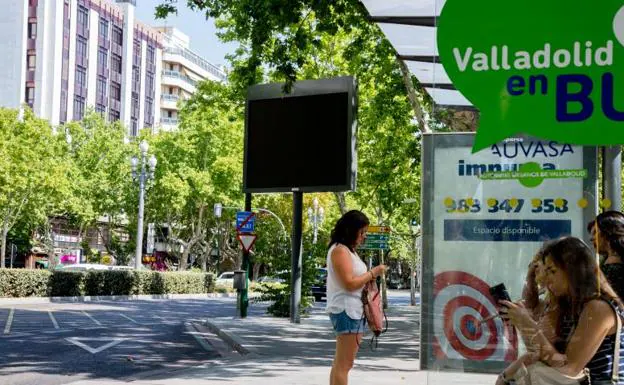 Pantalla en el Paseo de Zorrilla. 