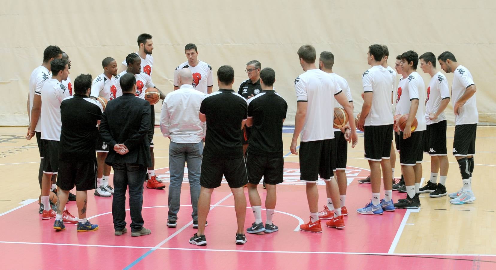 Las 'ardillas' se han vestido de corto para iniciar la pretemporada