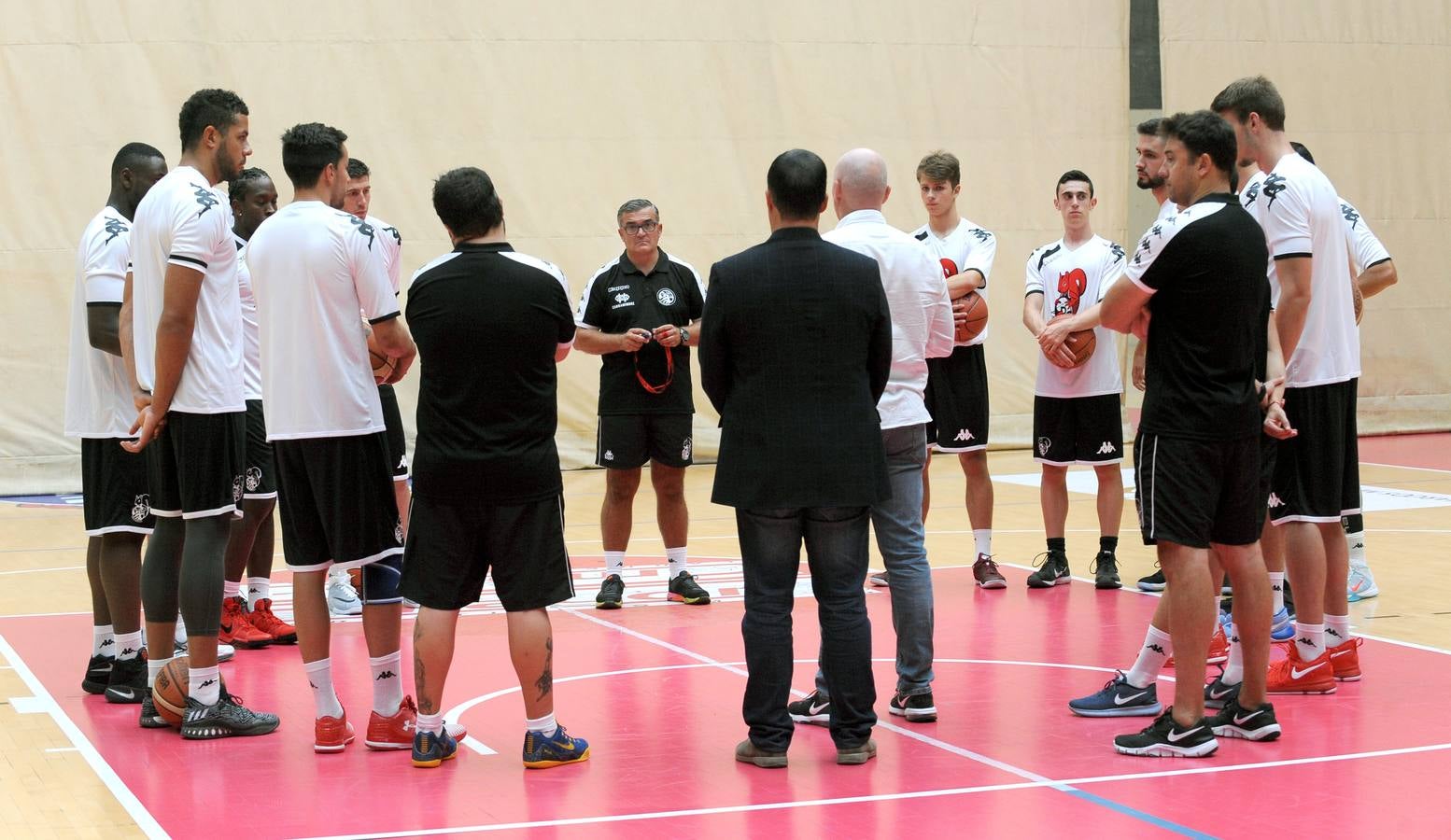 Las 'ardillas' se han vestido de corto para iniciar la pretemporada