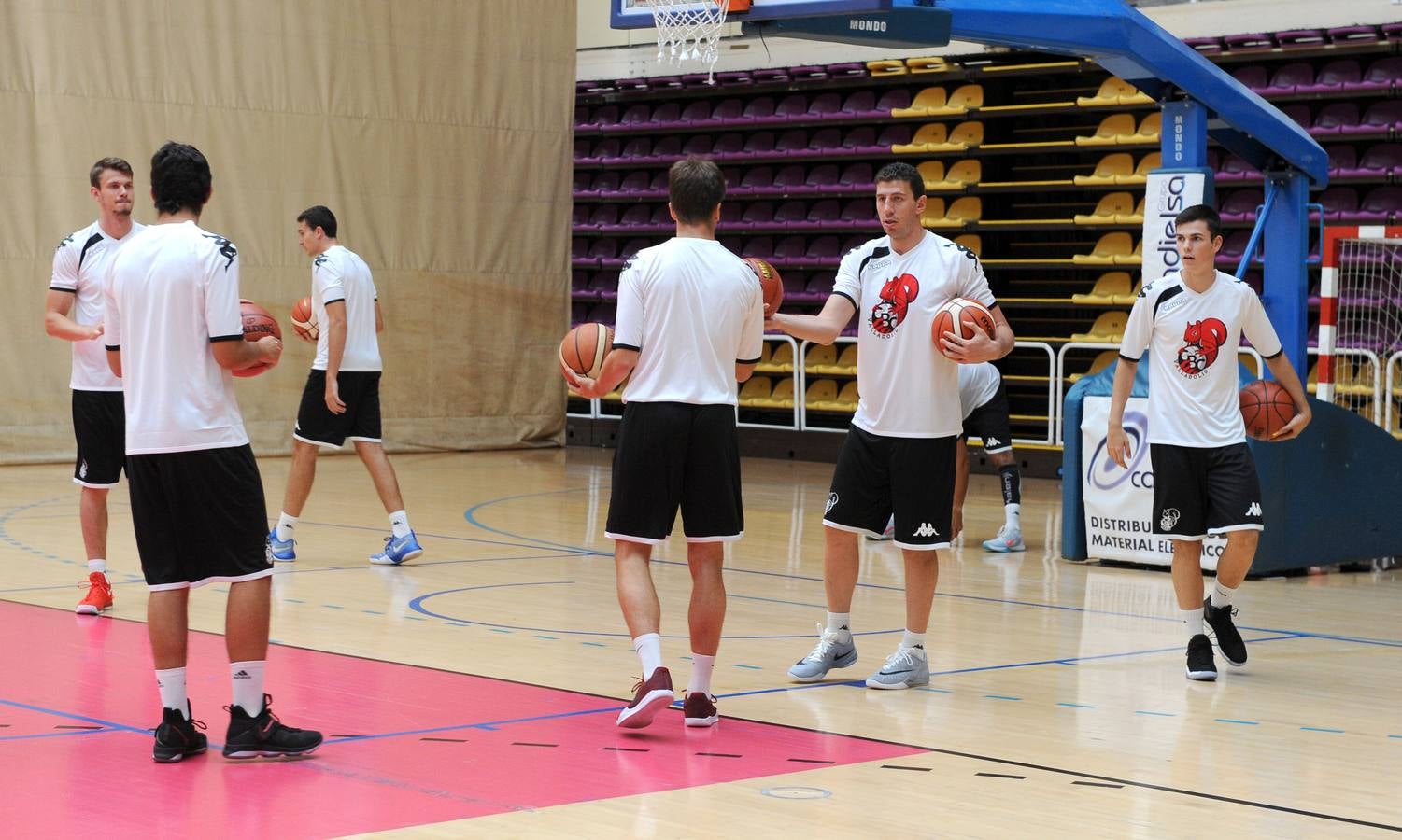 Las 'ardillas' se han vestido de corto para iniciar la pretemporada