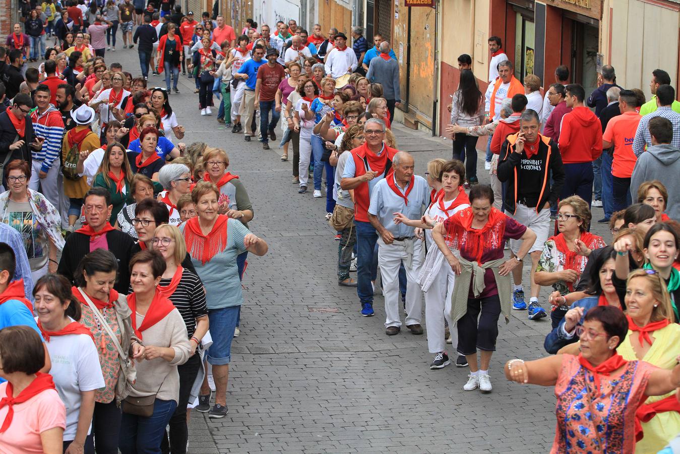 Únicamente tres astados han podido llegar al recorrido urbano y completar la carrera en el que cuatro personas han resultado heridas, dos de ellos por asta de toro y otros dos con contusiones