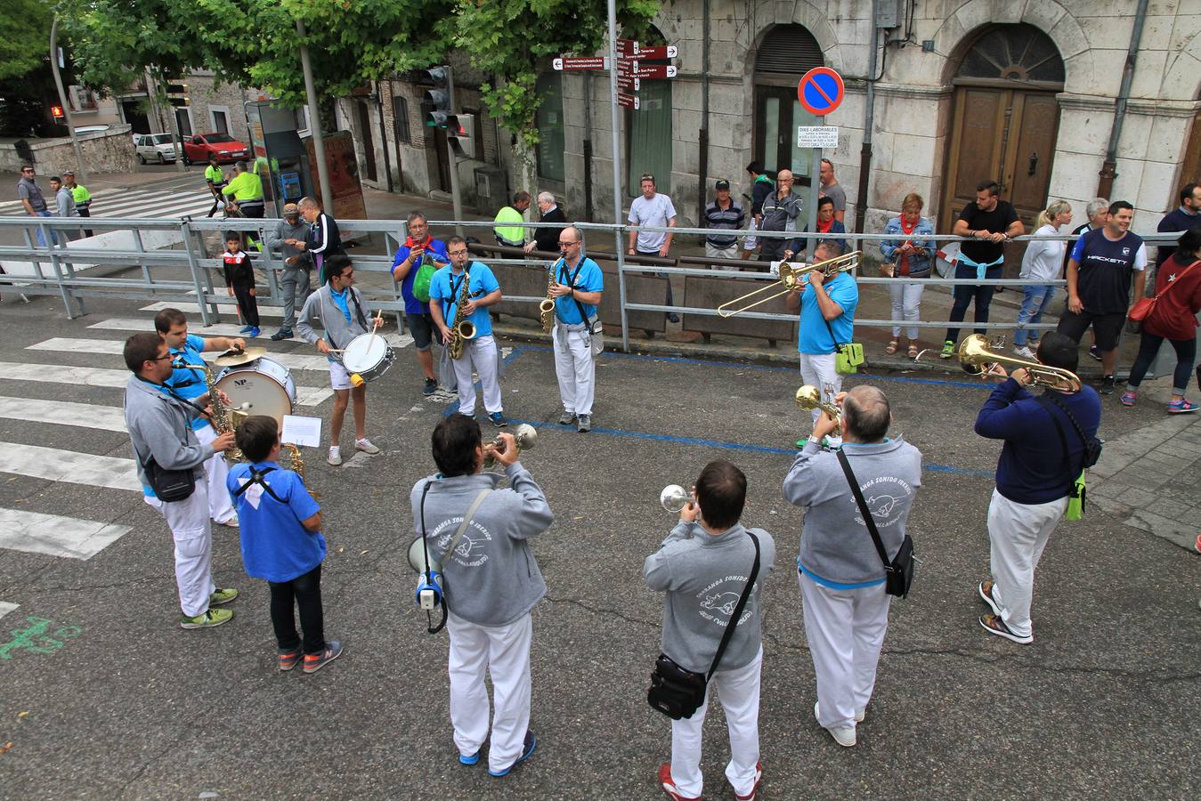 Únicamente tres astados han podido llegar al recorrido urbano y completar la carrera en el que cuatro personas han resultado heridas, dos de ellos por asta de toro y otros dos con contusiones