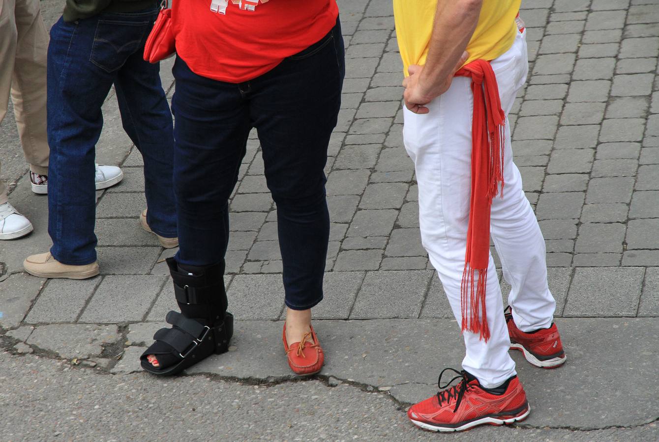 Únicamente tres astados han podido llegar al recorrido urbano y completar la carrera en el que cuatro personas han resultado heridas, dos de ellos por asta de toro y otros dos con contusiones