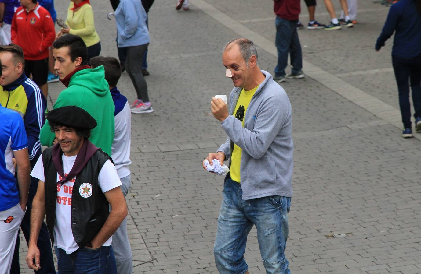 Únicamente tres astados han podido llegar al recorrido urbano y completar la carrera en el que cuatro personas han resultado heridas, dos de ellos por asta de toro y otros dos con contusiones