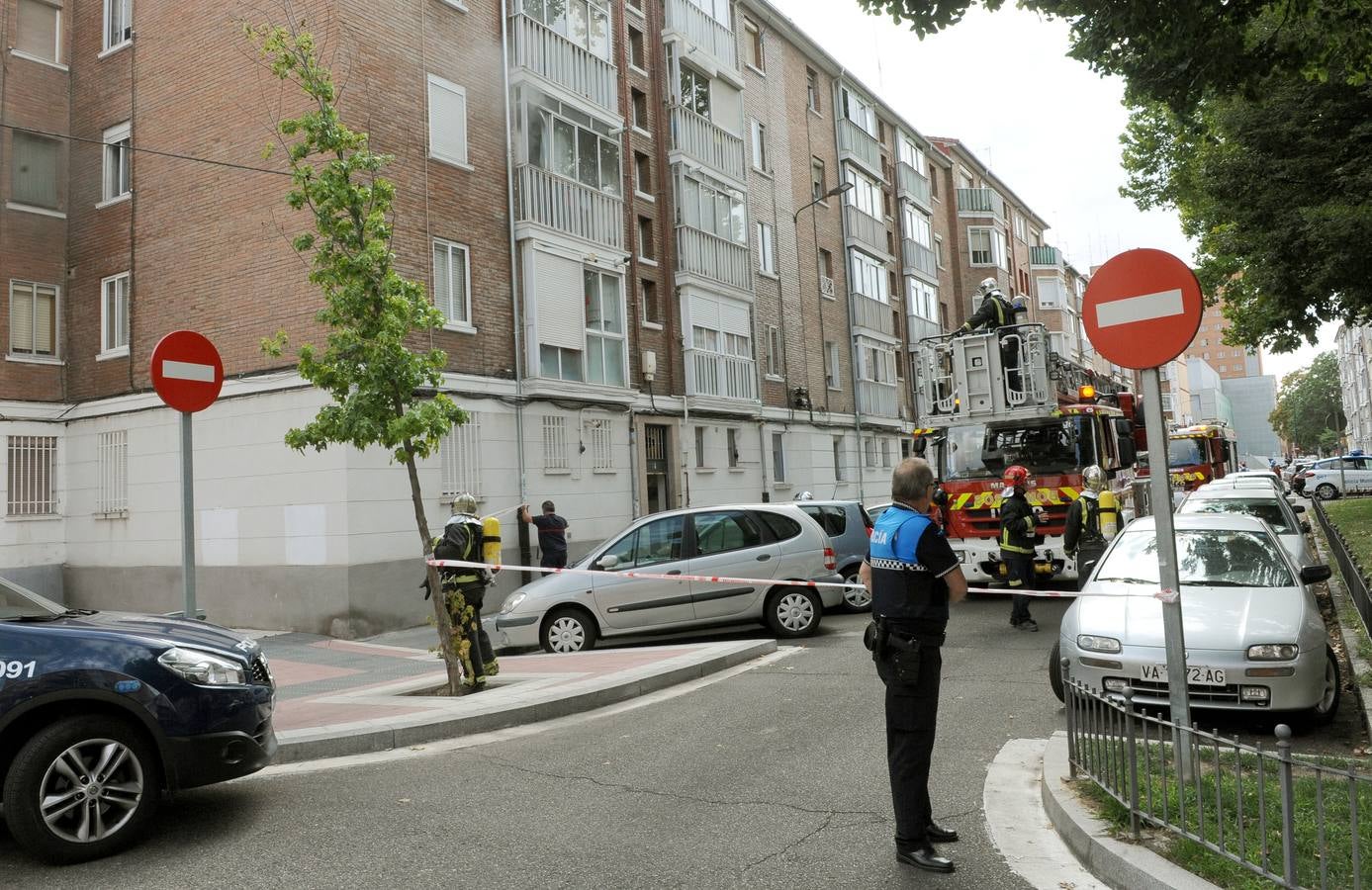Los bomberos intervienen en la calle Doctor Fleming