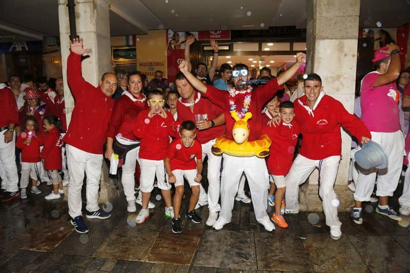 La lluvia obliga a posponer el pregón para mañana 