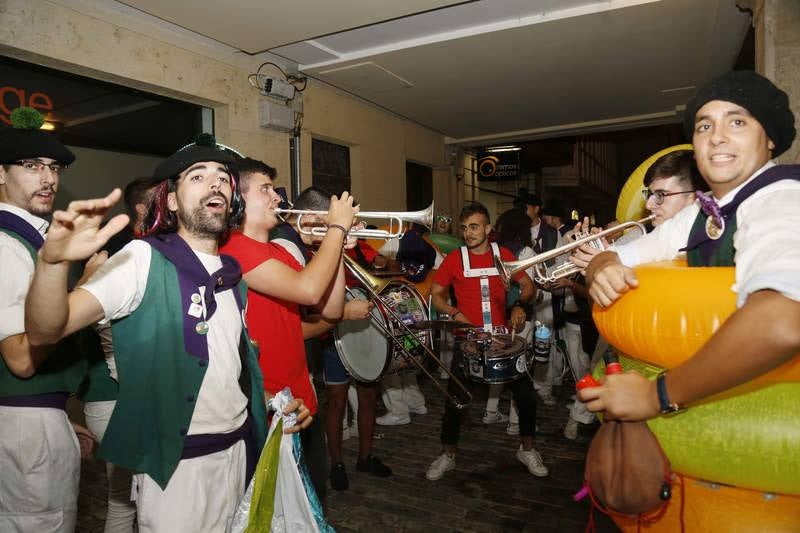 La lluvia obliga a posponer el pregón para mañana 