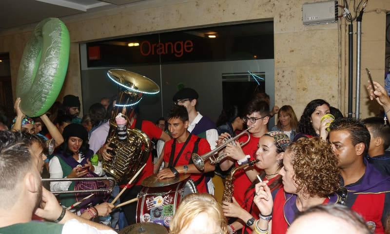 La lluvia obliga a posponer el pregón para mañana 