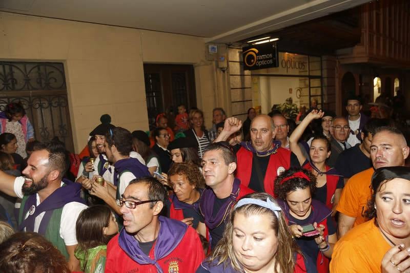 La lluvia obliga a posponer el pregón para mañana 