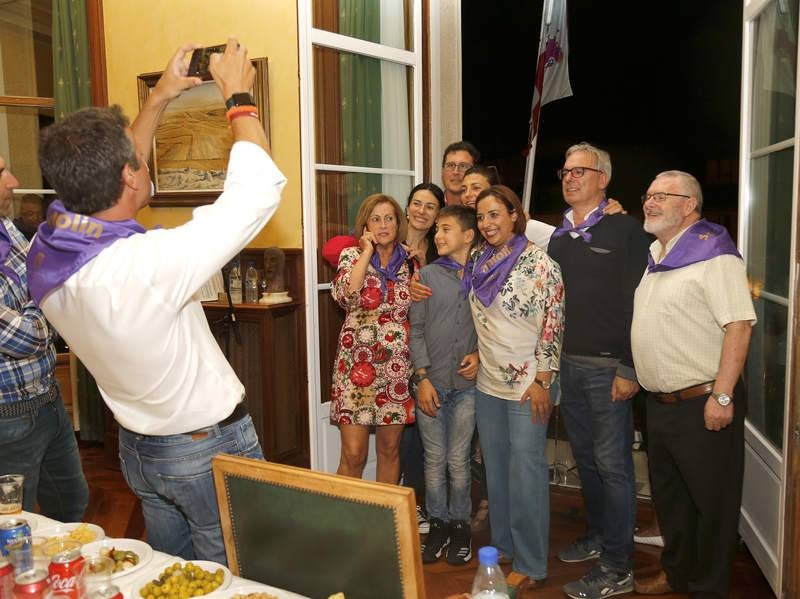 La lluvia obliga a posponer el pregón para mañana 