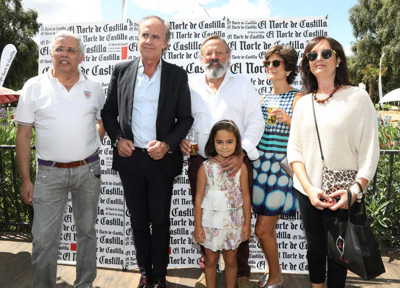 José Antonio Orejas (UVA), los abogados Alberto Martín Bustos y Guillermo de Miguel, María José Ron, Arantxa Pérez y su hija Irene.