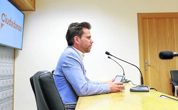 Alejandro González, durante su comparencia de ayer. 