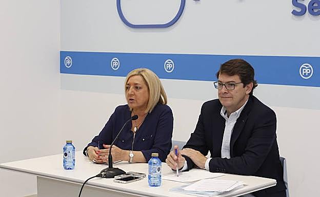 Paloma Sanz y Alfonso Fernández-Mañueco, este jueves en Segovia. 