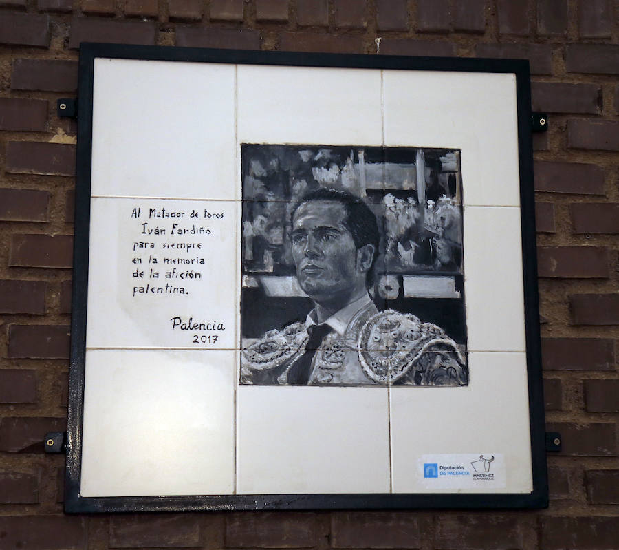 Mosaico de Iván Fandiño, en la Plaza de Toros de Palencia. 