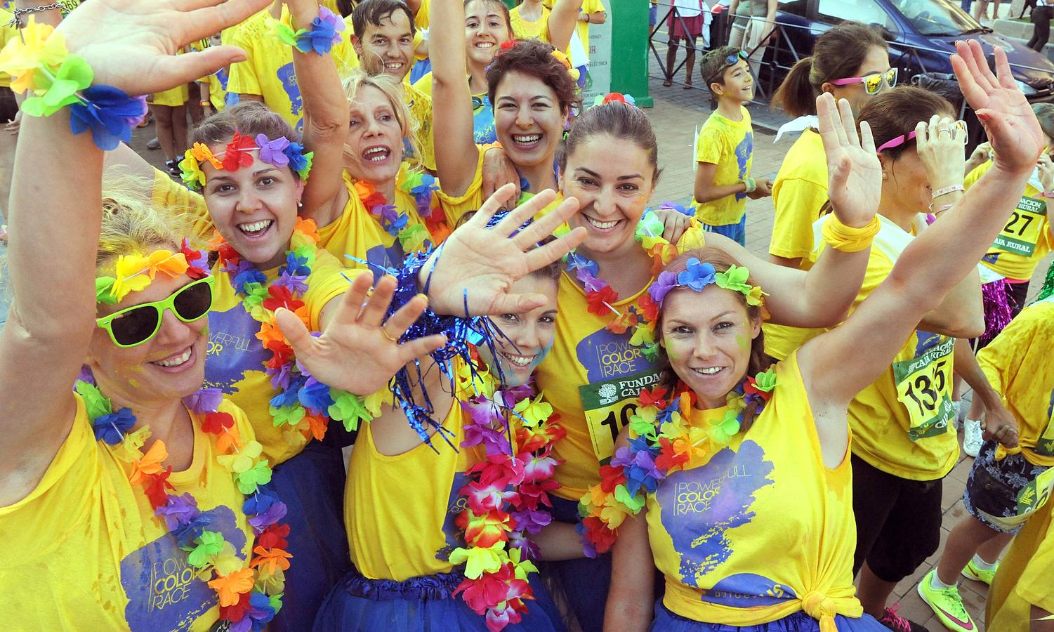 Una gran nube rosa, amarilla, azul y verde dio el pistoletazo de salida al gran pórtico de las fiestas patronales de San Antolín