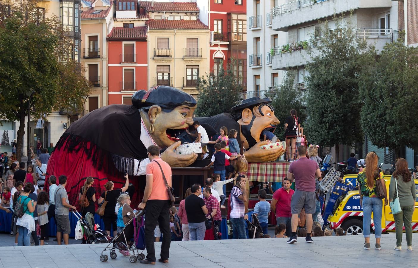 Valladolid inaugura sus fiestas con el discurso de Roberto Enriquez, actividades y conciertos