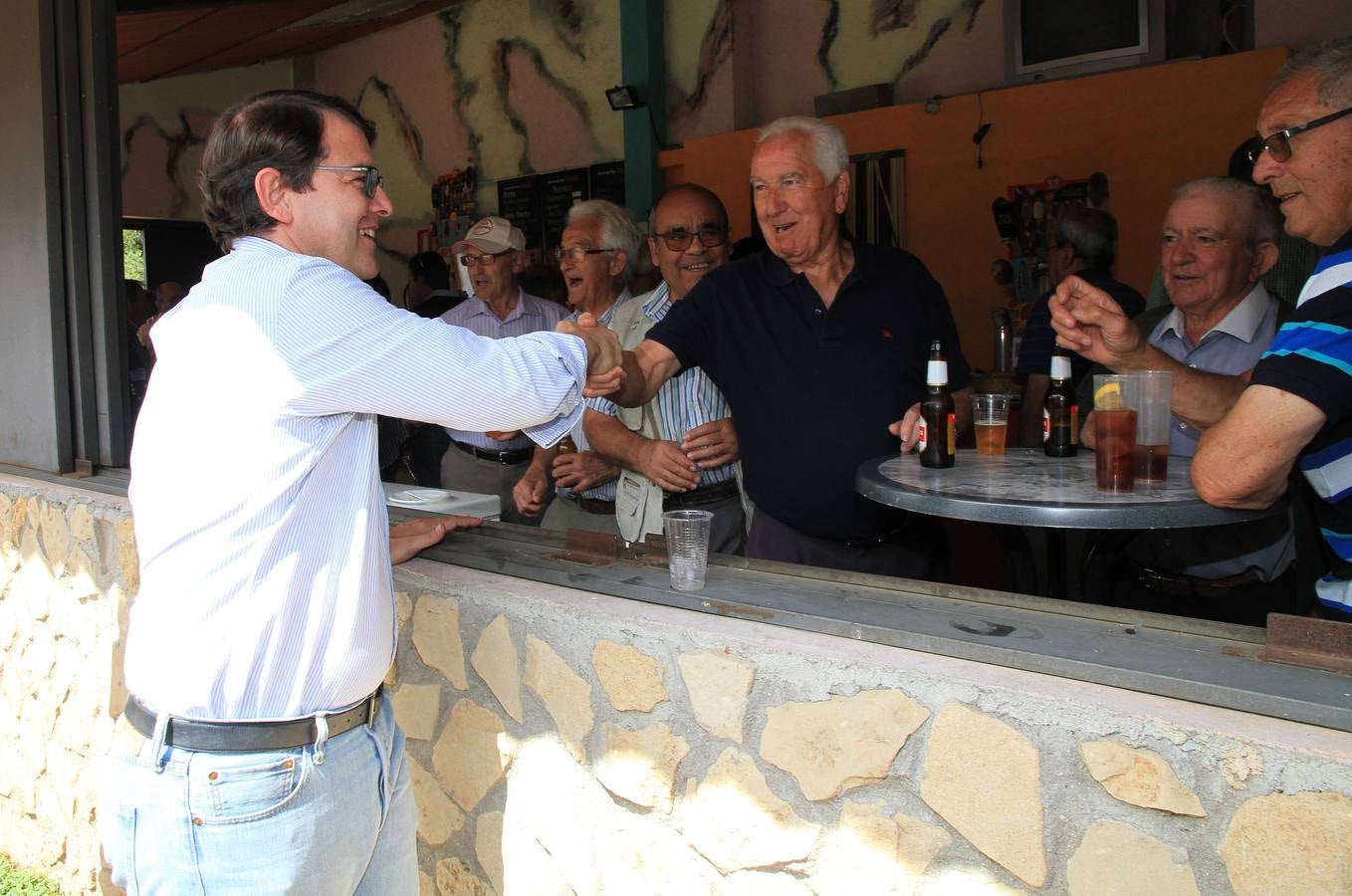 Los principales representates populares de la provincia no faltaron a su cita en el área recreativa de El Pardal donde un año más, y ya van veintiséis, pudieron tratar de cerca con sus simpatizantes y militantes