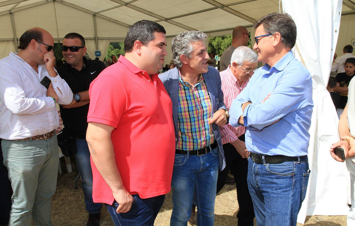 Los principales representates populares de la provincia no faltaron a su cita en el área recreativa de El Pardal donde un año más, y ya van veintiséis, pudieron tratar de cerca con sus simpatizantes y militantes