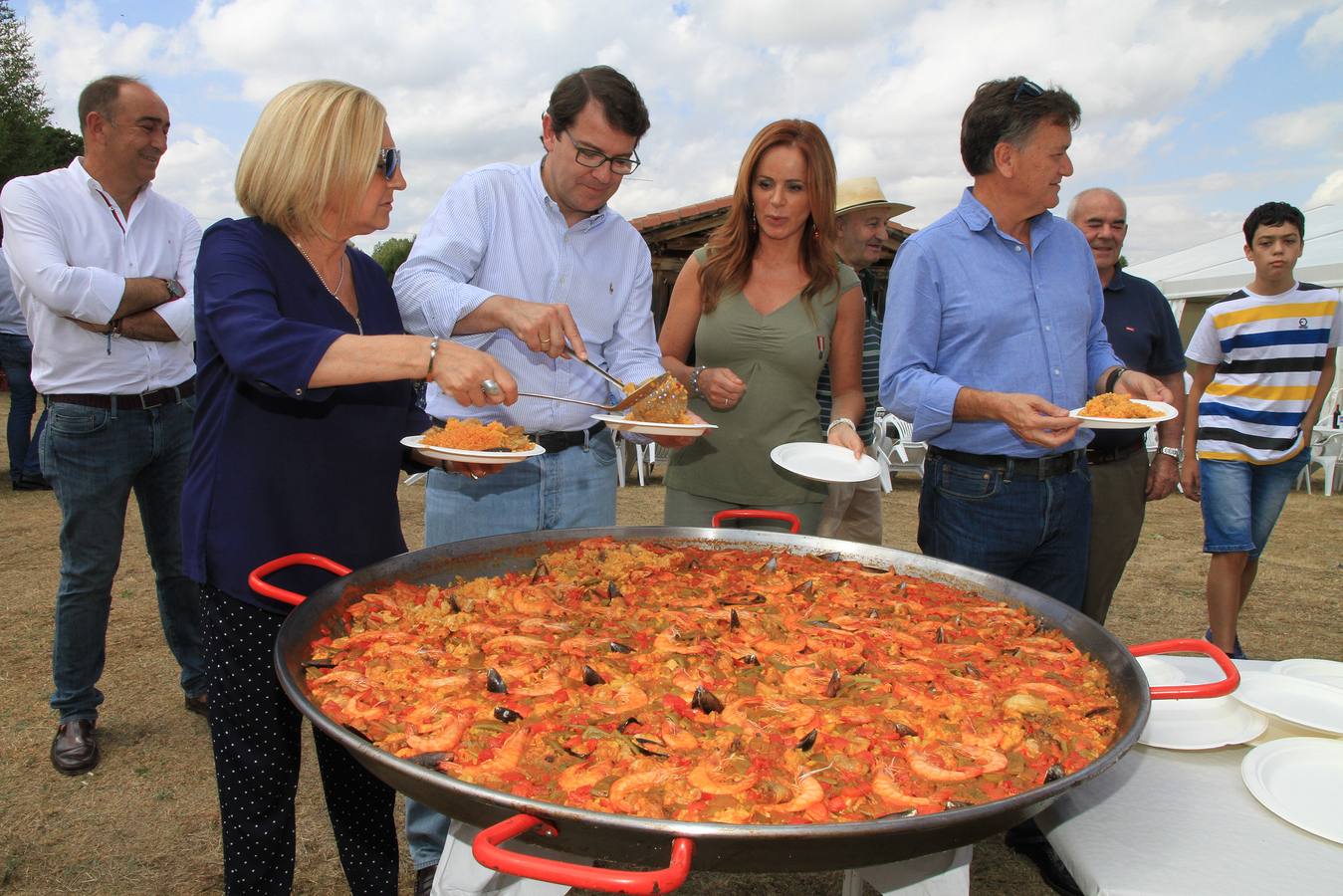Los principales representates populares de la provincia no faltaron a su cita en el área recreativa de El Pardal donde un año más, y ya van veintiséis, pudieron tratar de cerca con sus simpatizantes y militantes