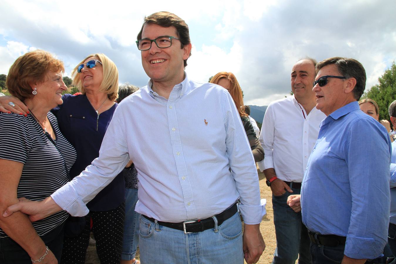 Los principales representates populares de la provincia no faltaron a su cita en el área recreativa de El Pardal donde un año más, y ya van veintiséis, pudieron tratar de cerca con sus simpatizantes y militantes