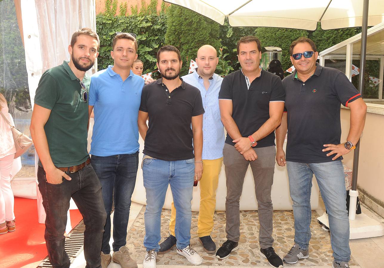 Daniel Morán, Manuel Nañez, Guillaume Cerdeira, Tamar Rivera, José Liébana y Nacho García, todos de Bricomart.