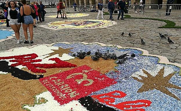 Alfombra de la delegación de Carrión, con palomas sobre el trigo. 