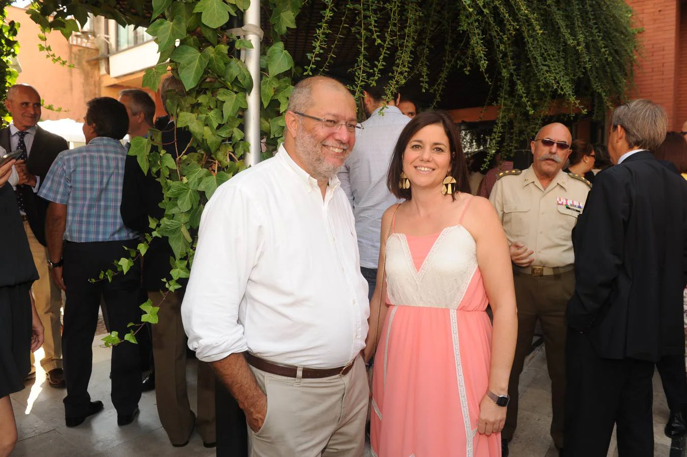 El diputado nacional de Ciudadanos por Valladolid, Francisco Igea, con Lorena Sancho, periodista de El Norte.