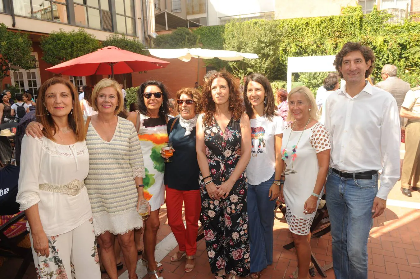 Ana Isabel Escudero, María José Velloso, Henar Sánchez, Begoña Aguilar, Cristina Goicoechea, Ana Cuesta, Yolanda Gutiérrez e Íñigo Llanos.