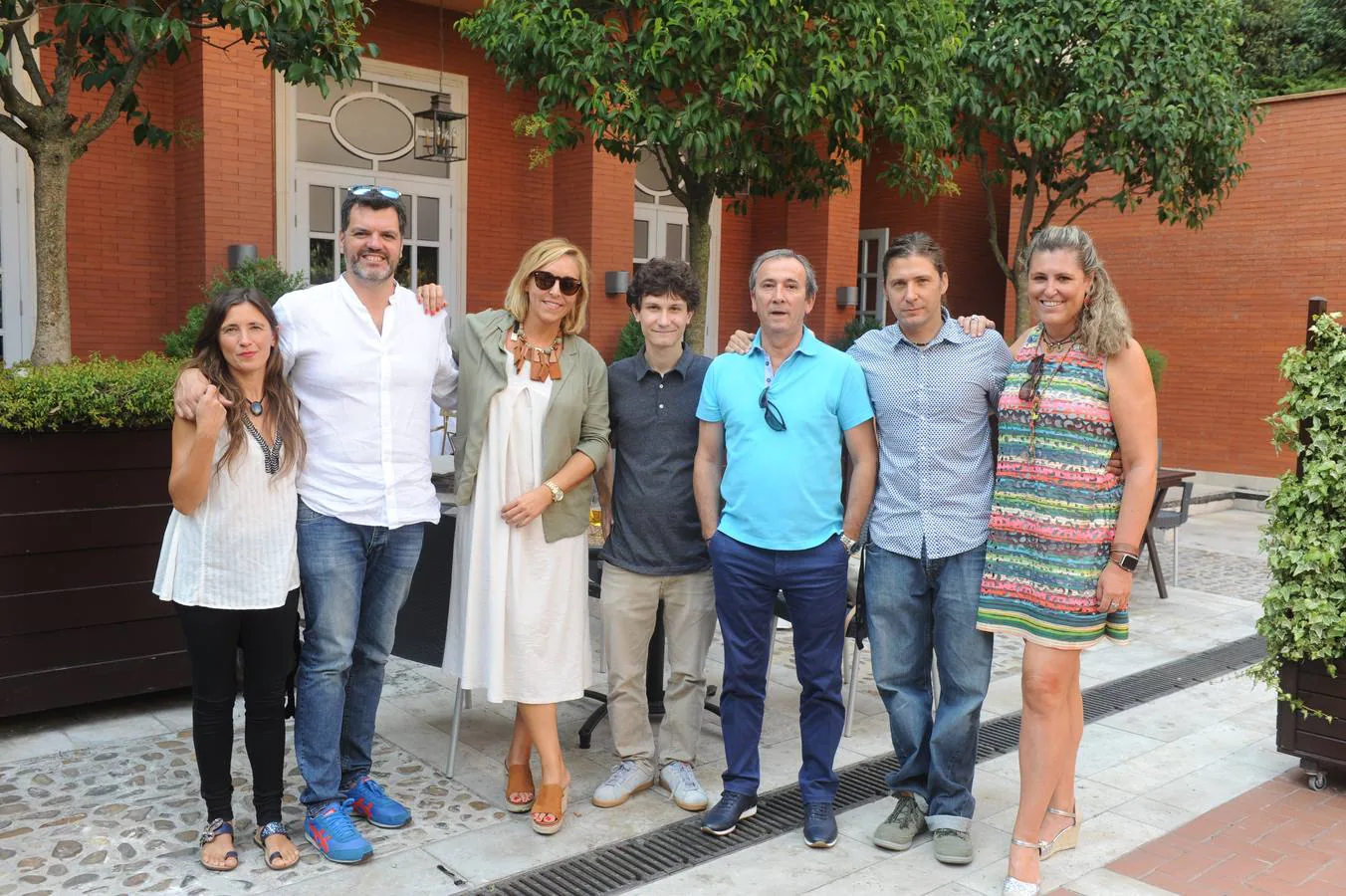 Carmen Barrientos, Eduardo Gómez, Marian Ruiz, Roberto Gutiérrez, Paco Quintero, Pedro Resina y Marta Hernández.