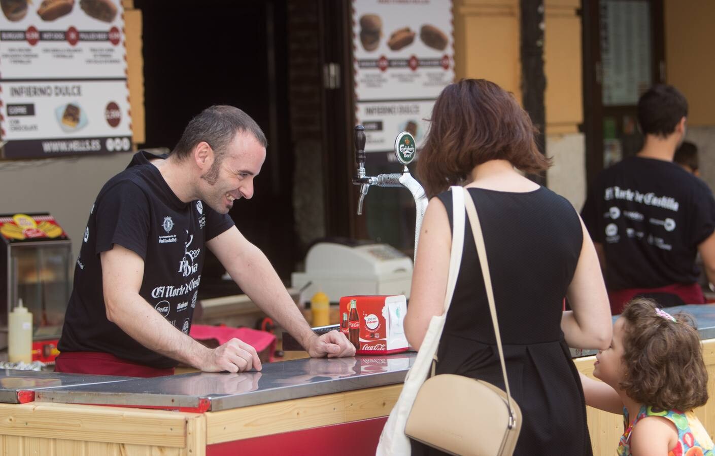 Ambiente en las casetas de la Feria de Día