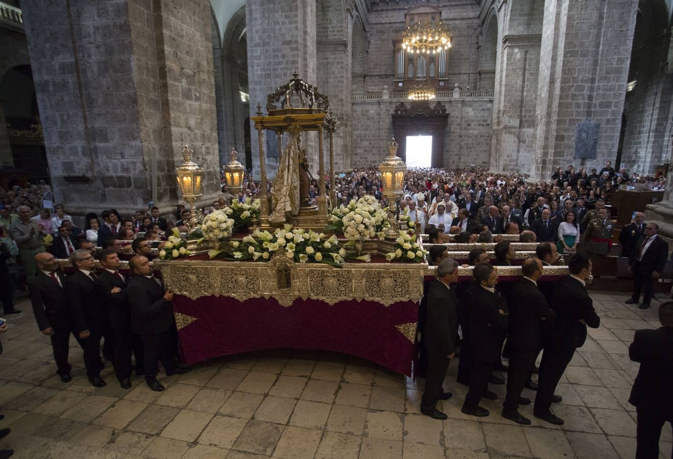 El obispo auxiliar, Luis Argüello, ofició la eucaristía en honor de la patrona