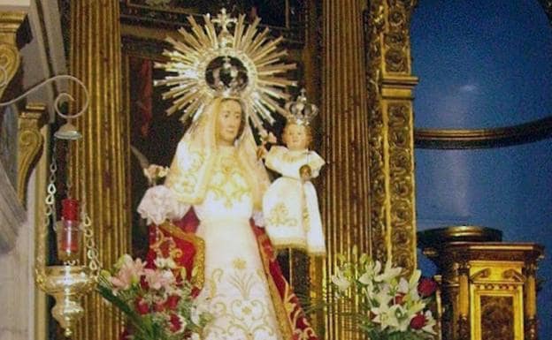 Virgen del Manto de Riaza. 
