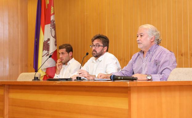 Diego Torres, Javier Rodríguez y Paco Serrano, en la asamblea del jueves.