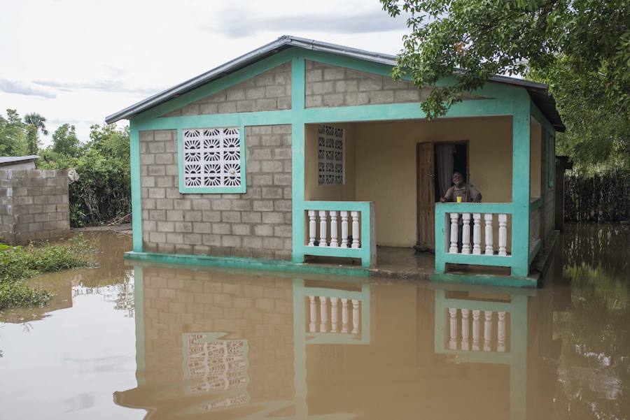 Tres huracanes activos en la cuenca atlántica mantienen en vilo las islas caribeñas, Florida y el este de México. Irma (de categoría 4) avanza hacia Florida, Jose (4) se aproxima hacia las Antillas menores y Katia (2) tocará pronto tierras mexicanas.