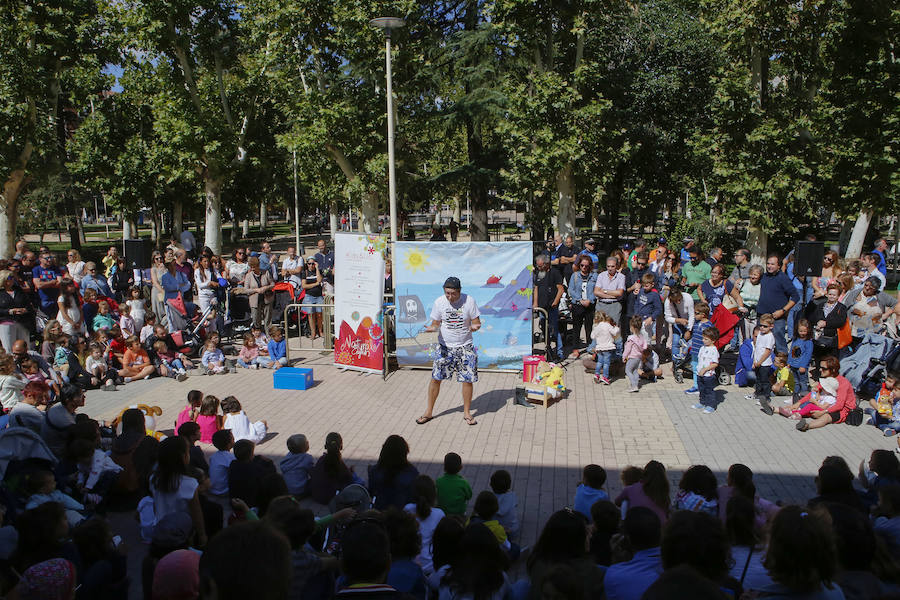 Salamanca disfruta de sus fiestas con pasacalles y del concierto de Antonio Orozco