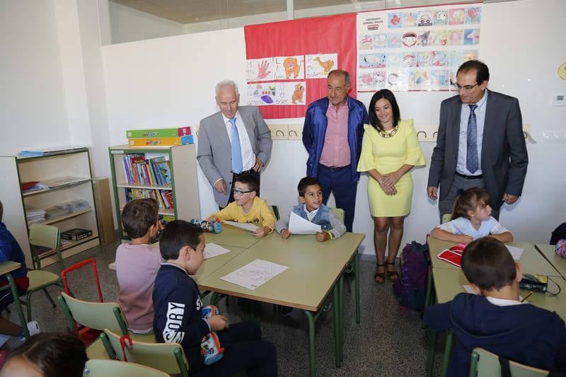 Inauguración del curso escolar en el colegio de Villalobón (Palencia)