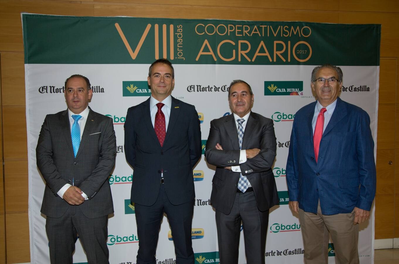 El comisario europeo de Acción por el Clima y Energía, Miguel Arias Cañete, y la ministra de Agricultura, Ganadería, Pesca y Medio Ambiente, Isabel García Tejerina, inauguran la jornada