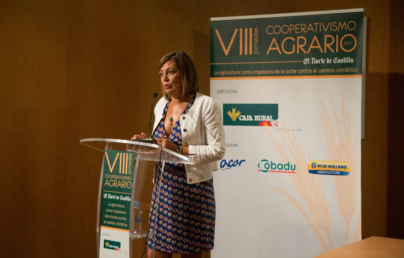 El comisario europeo de Acción por el Clima y Energía, Miguel Arias Cañete, y la ministra de Agricultura, Ganadería, Pesca y Medio Ambiente, Isabel García Tejerina, inauguran la jornada