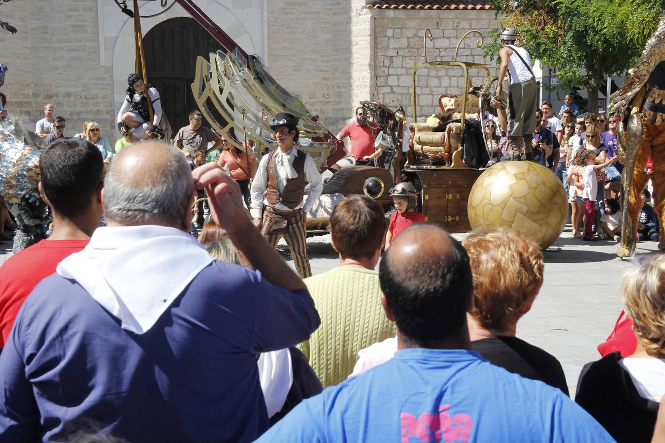 La Compañía Tiritirantes cautivó a cientos de familias con su espectáculo 'Ulterior, el Viaje'