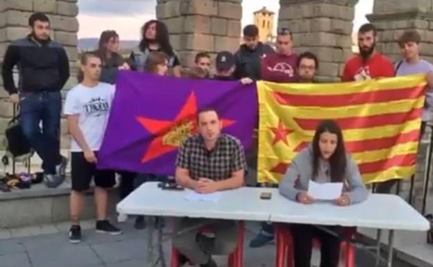 Lectura del comunicado a favor de la independencia de Cataluña.