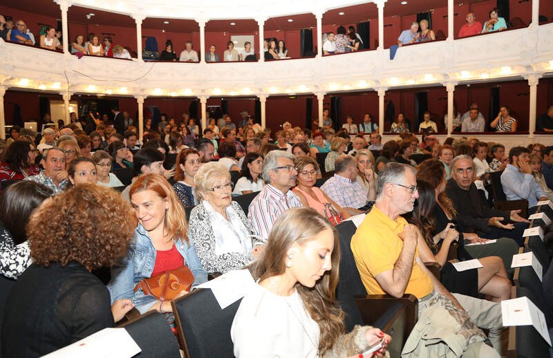 El acto arrancó con la entrega de los premios de 2016, pero de los cuatro galardonados, solo uno, Ricardo Iniesta, recogió su estatuilla