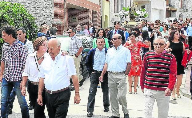 Procesión de San Nicolás de Bari en Fuentepiñel. 