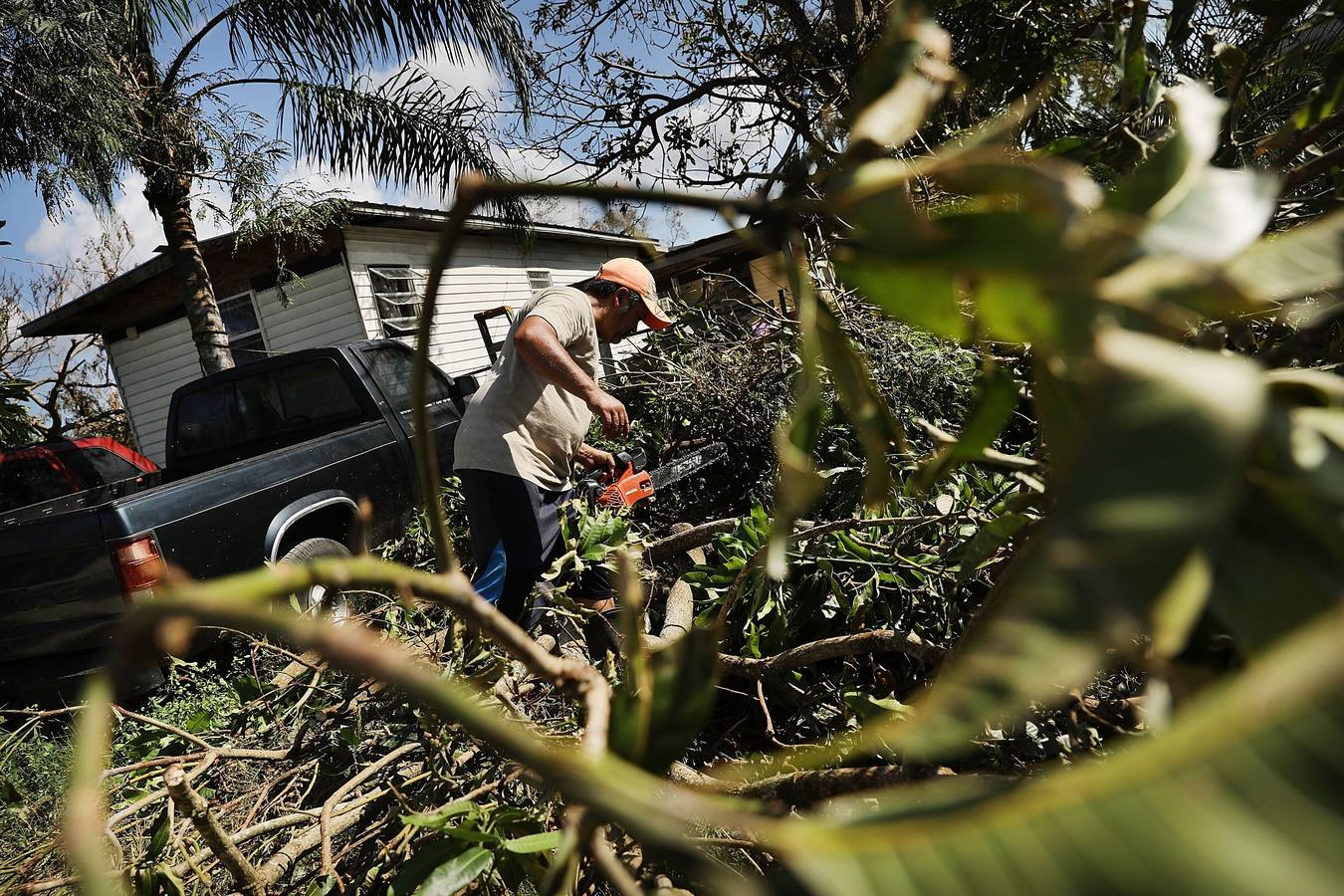 En su arrasadora trayectoria la tormenta ha dejado ya al menos medio centenar de muertos en el Caribe y Estados Unidos